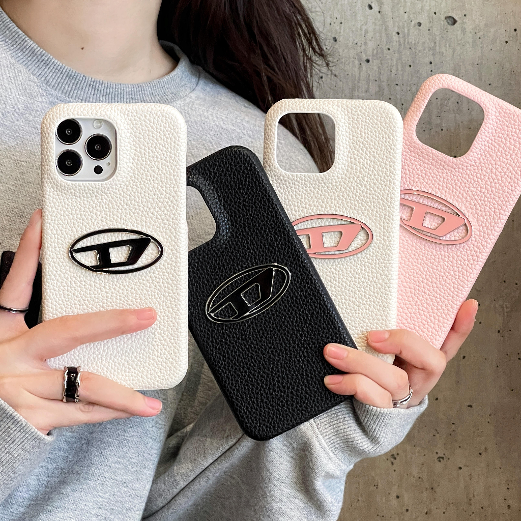 Candy สีลิ้นจี่หนังสําหรับ iPhone 16 15 14 13 12 11 Pro Max 16 15 14 Plus แฟชั่น Big D Letter anti-drop cover