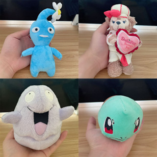 จี้ตุ๊กตายัดนุ่น รูปการ์ตูนโปเกม่อน Sesame Street Shellie May Octopus Muk Squirtle ขนาด 11 ซม. - 18 ซม. สําหรับตกแต่งกระเป๋า