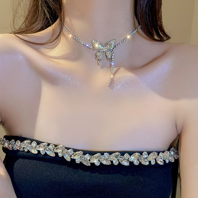 เครื่องประดับ สร้อยคอ สายโซ่ จี้ผีเสื้อ ประดับเพชรเทียม หรูหรา สไตล์เกาหลี สําหรับผู้หญิง