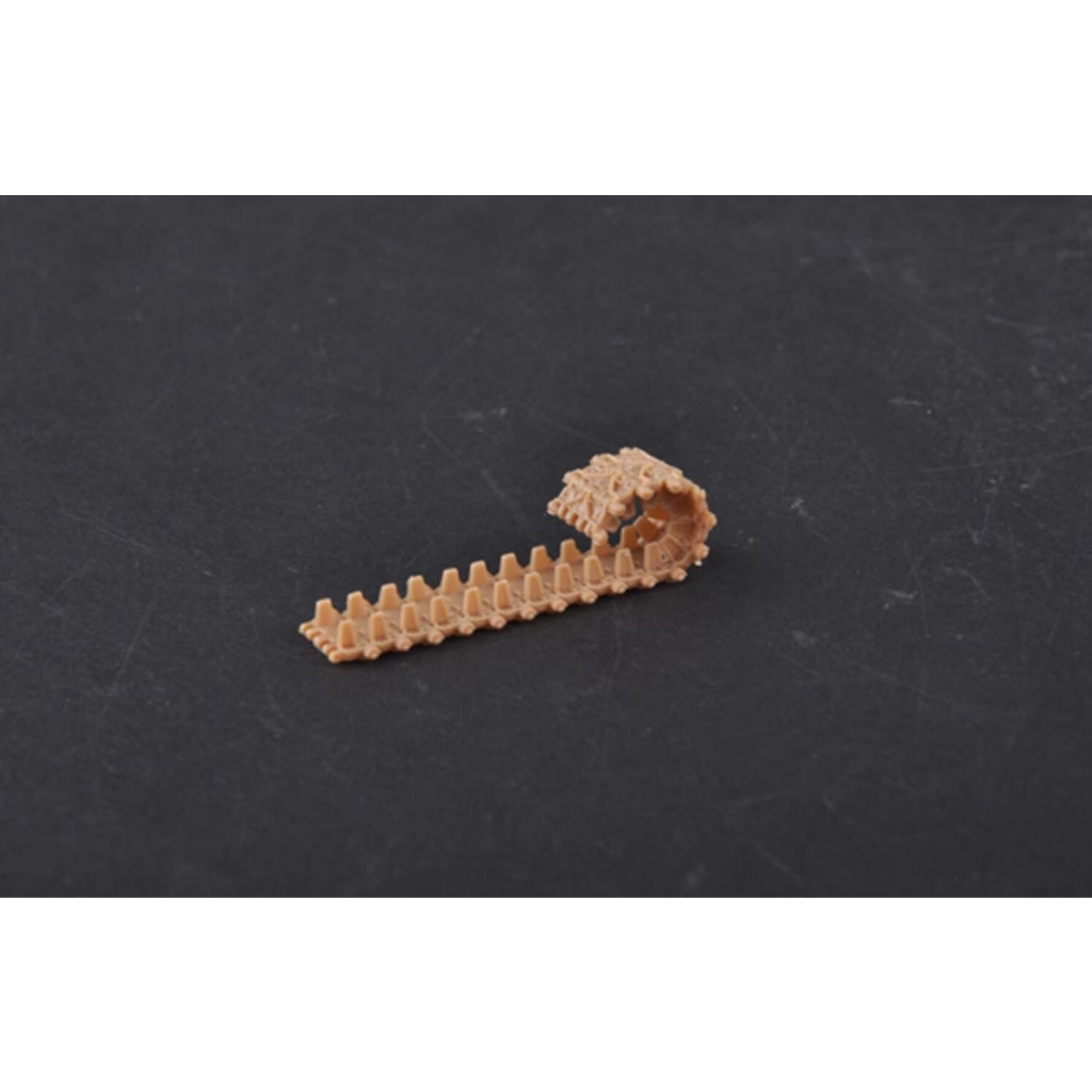 ชุดโมเดลทรัมเปเตอร์ 1/35 02060 Russian 2S1 Howitzer Track Links