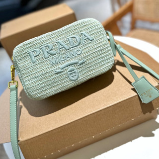 Pradas ใหม่ กระเป๋ากล้อง ผ้าทอ แฟชั่น อินเทรนด์ ยอดนิยม