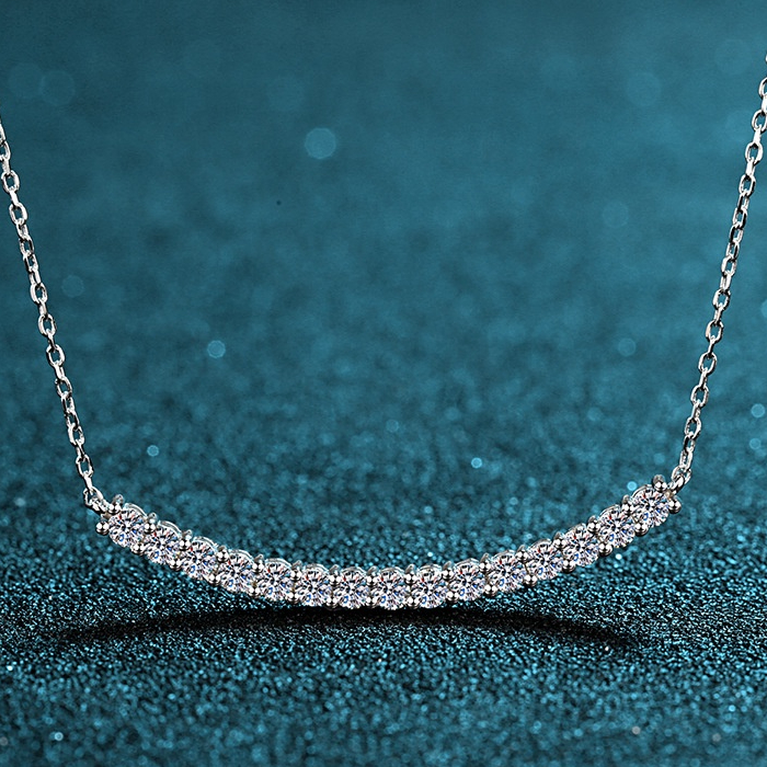 จริง Moissanite 0.45ct 0.9ct Smiley Design Round Cut White D สร้อยคออินเทรนด์ใน S925 Silver Platinum