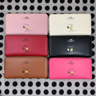 COACH F53773 กระเป๋าสตางค์ผู้หญิง Snoopy กระเป๋าสตางค์ใบยาวร่วมแบรนด์มีซิปกระเป๋าสตางค์กระเป๋าคลัทช์กระเป๋าใส่บัตรกระเป๋าเงินเหรียญ