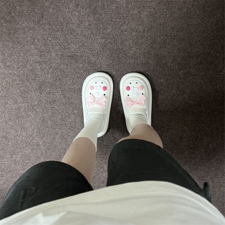 【จัดส่งด่วน】2023 รองเท้าแตะ Crocs พื้นหนา เหมาะกับใส่ในบ้าน สําหรับผู้หญิง