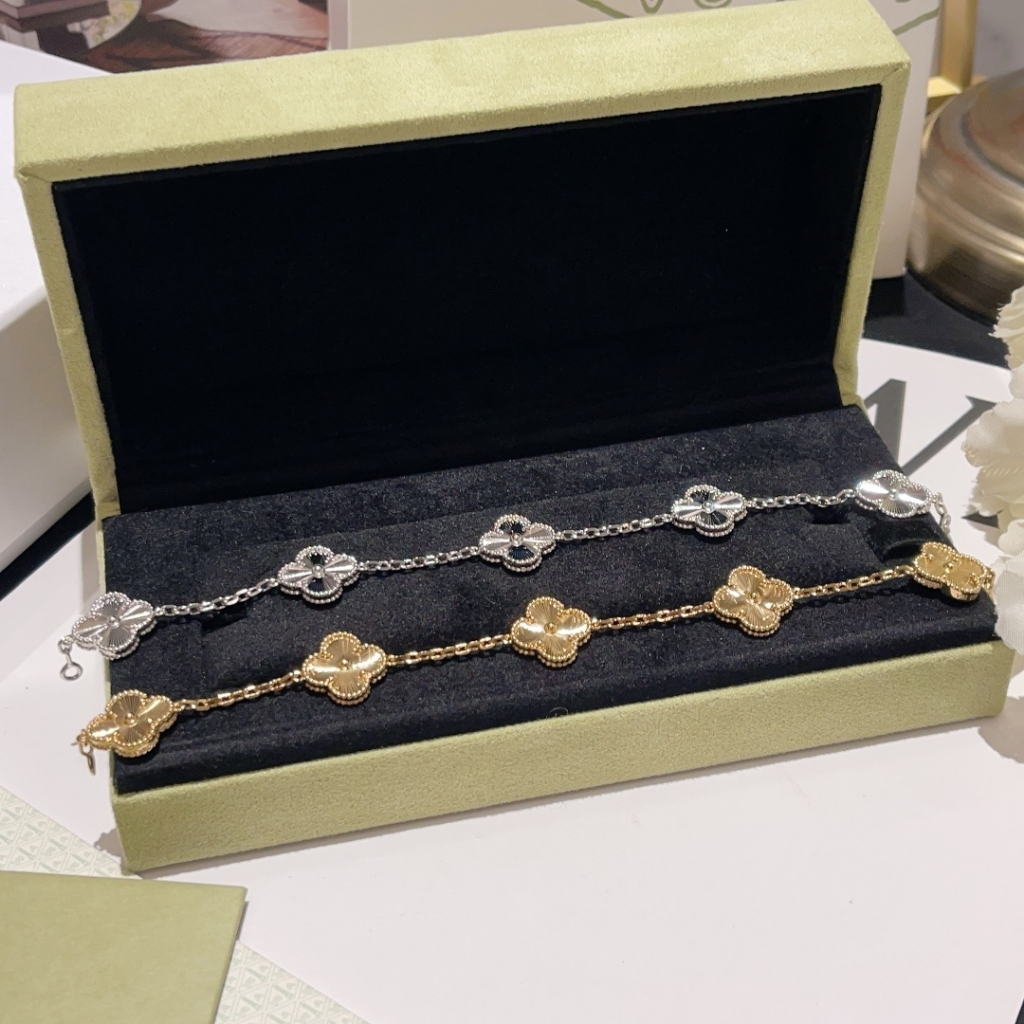 สร้อยข้อมือเลเซอร์โคลเวอร์สี่ใบ Gold VAN คุณภาพสูงสําหรับผู้หญิง