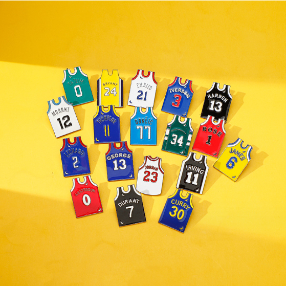 เข็มกลัดโลหะ ลายการ์ตูนน่ารัก เข้ากับทุกการแต่งกาย สไตล์ญี่ปุ่น สําหรับตกแต่งเสื้อเจอร์ซีย์