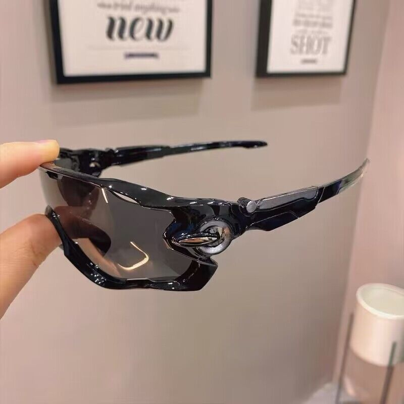 UV400 แว่นตากันแดด เหมาะกับการขี่รถจักรยาน เล่นกีฬากลางแจ้ง สําหรับผู้ชาย และผู้หญิง【พร้อมส่ง】