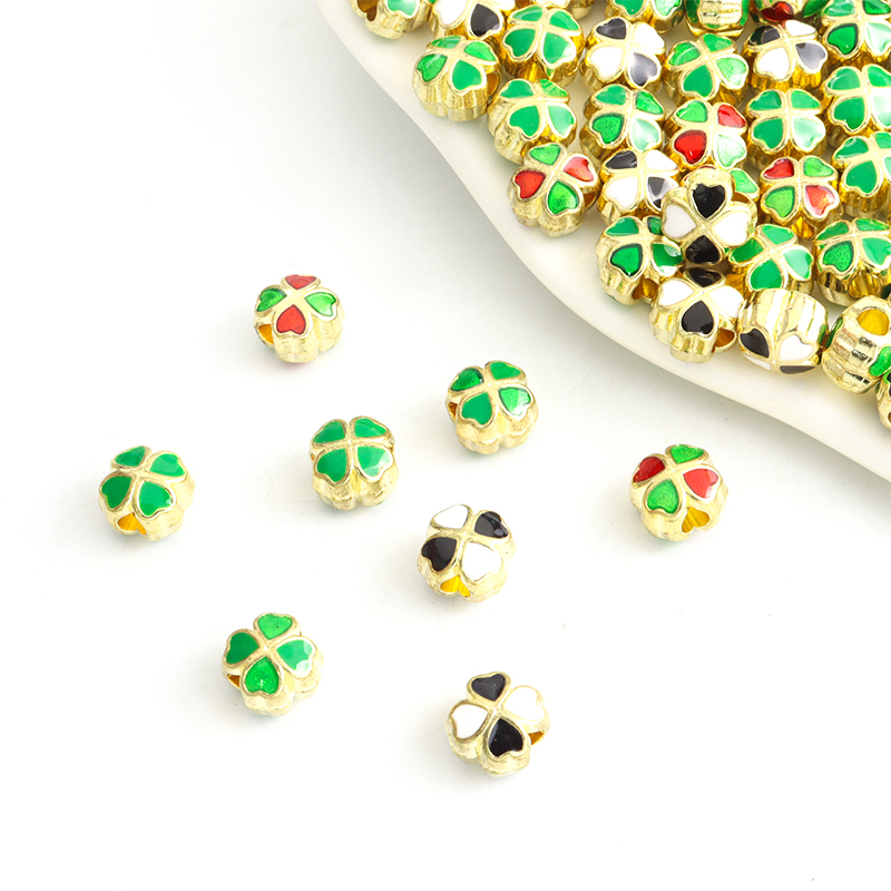 ลูกปัดสเปเซอร์ รูปใบโคลเวอร์สี่แฉก สองสี แบบสร้างสรรค์ 10 ชิ้น Patrick Day สร้อยข้อเท้า ลูกปัดอัลลอย ทรงหลวม DIY สําหรับทําเครื่องประดับ