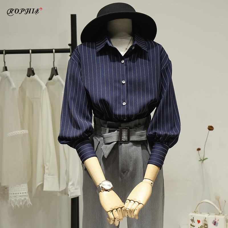 Rophie เสื้อเชิ้ตลายทางสำหรับสุภาพสตรีความรู้สึกของการออกแบบอารมณ์เฉพาะสไตล์ฮ่องกงย้อนยุคสวมใส่มืออาชีพฤดูใบไม้ร่วง2021ใหม่เสื้อ SC8515