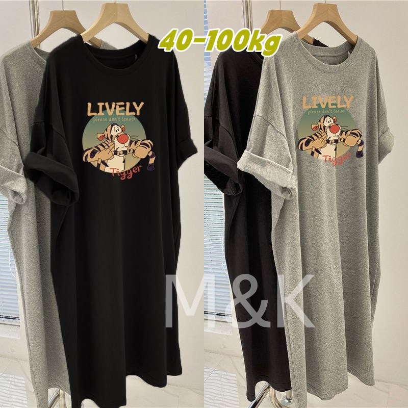 M & K 40-100 กก. พลัสไซซ์ เสื้อผ้าผู้หญิง หลวม สลิมเมอร์ ดูเสือน้อย ชุดออกนอกบ้าน ผู้หญิง ความยาวปานกลาง แขนสั้น ชุดนอน