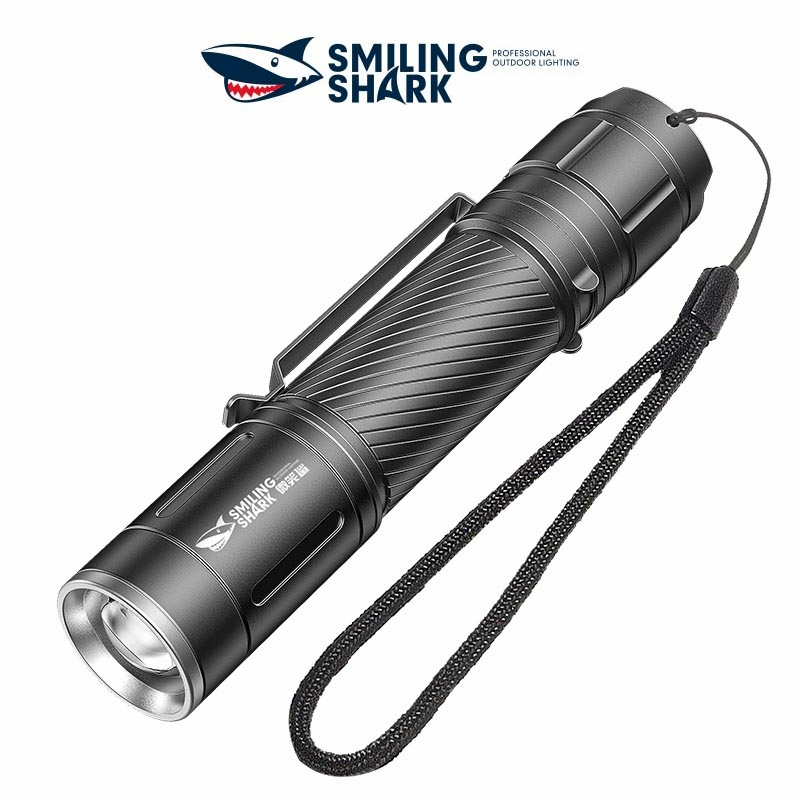 Smiling Shark SD7115 ไฟฉายพกพา ไฟฉาย Led XPE ไฟฉายขนาดเล็ก 18650 Type-C ขนาดเล็ก พกพาง่าย ชาร์จซ้ําได้ กันน้ํา ซูมได้ สําหรับตั้งแคมป์ กลางแจ้ง ใช้ในครัวเรือน