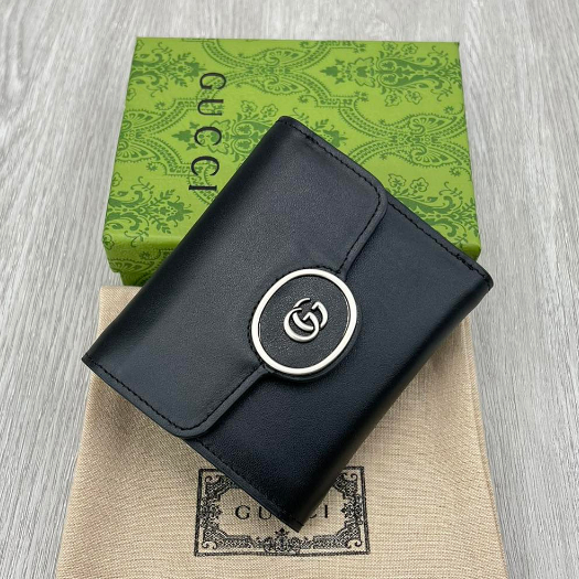 【 พร้อมกล่องของขวัญ สีเขียว 】 Gucci กระเป๋าสตางค์ หนังแท้ 100% ใบสั้น สําหรับผู้ชาย