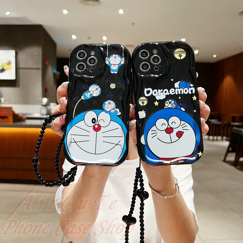 เคส OPPO A60 A58 A57 A54 A53 A98 A96 A95 A94 A93 A92 A79 A78 A77S A76 A74 A52 A38 A31 A18 A17 A17K A16 A16K A15 A15S A12 A9 A7 A5 A5S A3S A1K F9 OPPOF9 4G 5G 2020 2021 2022 2023 3D Relief Frame Doraemon Hand Strap Soft Black Case