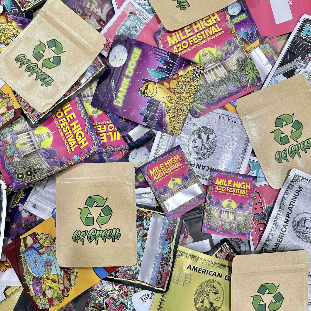 ถุงขนมโฮโลแกรม มีซิปล็อค ลายการ์ตูน CBD ขนาด 6×8 ซม. 100 ชิ้น