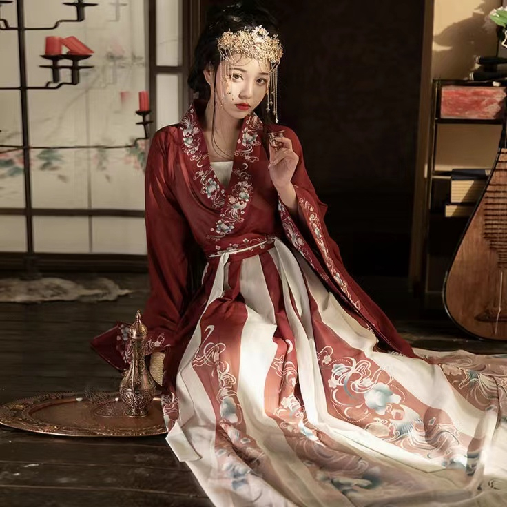 Hanfu [Fanyu] เสื้อผ้าแขนใหญ่ของนักวิชาการจีนในฤดูใบไม้ผลิและฤดูร้อน