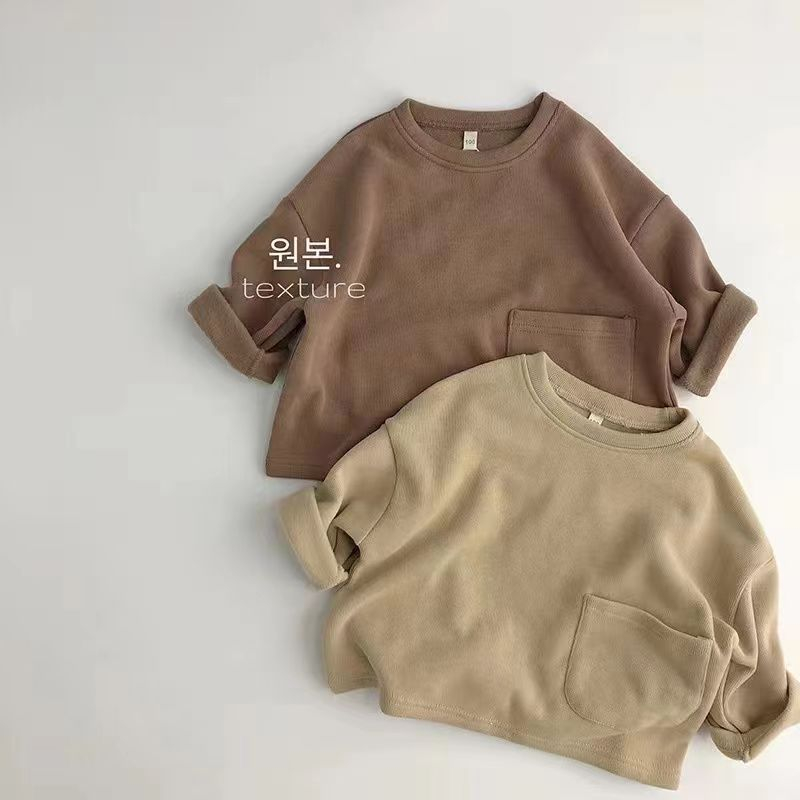 เสื้อยืดแขนยาวลําลอง คอกลม แต่งกระเป๋า ขนาดใหญ่ แฟชั่นฤดูใบไม้ผลิ และฤดูใบไม้ร่วง สําหรับเด็กผู้ชาย และเด็กผู้หญิง