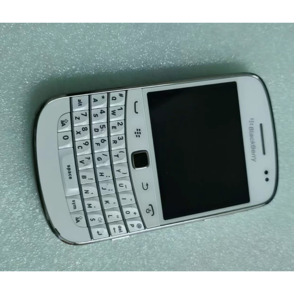 โทรศัพท์มือถือ ปลดล็อก BlackBerry Bold Touch 9900 3G QWERTY 2.8 นิ้ว WiFi 5MP รอม 8GB BlackBerry OS Dakota Magnum cellphone โทรศัพท์มือถือ