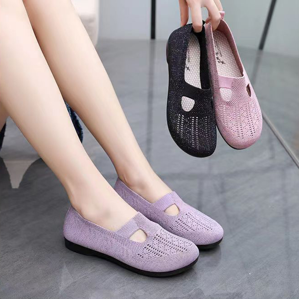 【จัดส่ง 24 ชั่วโมง】รองเท้าลําลอง พื้นแบน ผ้าตาข่าย ระบายอากาศ กันลื่น สําหรับผู้สูงอายุ และคุณแม่