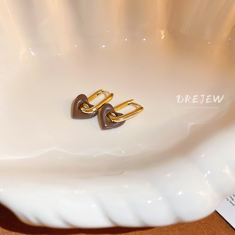DREJEW ต่างหู เพ้นท์สี รูปหัวใจ สไตล์ฮ่องกง ย้อนยุค หรูหรา เบาสบาย บุคลิกภาพเฉพาะตัว ต่างหูระดับไฮเอนด์ สําหรับผู้หญิง แพ้ง่าย