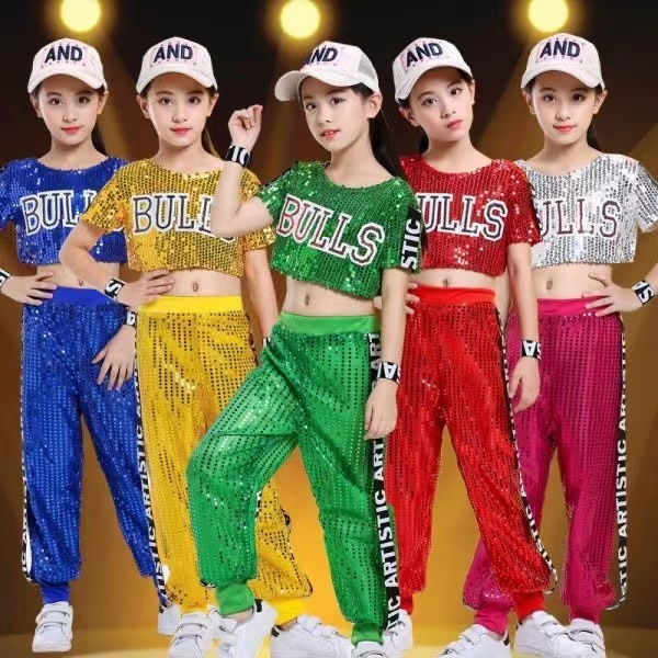 ชุดเต้นแจ๊ส เสื้อยืดแขนสั้น ปักเลื่อม สีทอง แวววาว และกางเกง สไตล์ฮิปฮอป พลัสไซซ์ สําหรับเด็กผู้หญิง