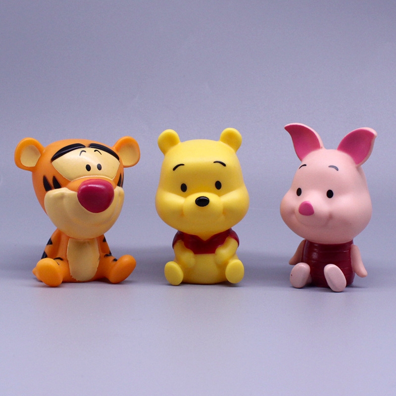 1 ชิ ้ นอะนิเมะการ ์ ตูนรูป Edward Pooh Mr Sanders Pooh Bear Tigger Piglet Q รุ ่ นเค ้ กตกแต ่ ง PVC Action Figures ของเล ่ นตุ ๊ กตาเด ็ กของขวัญ