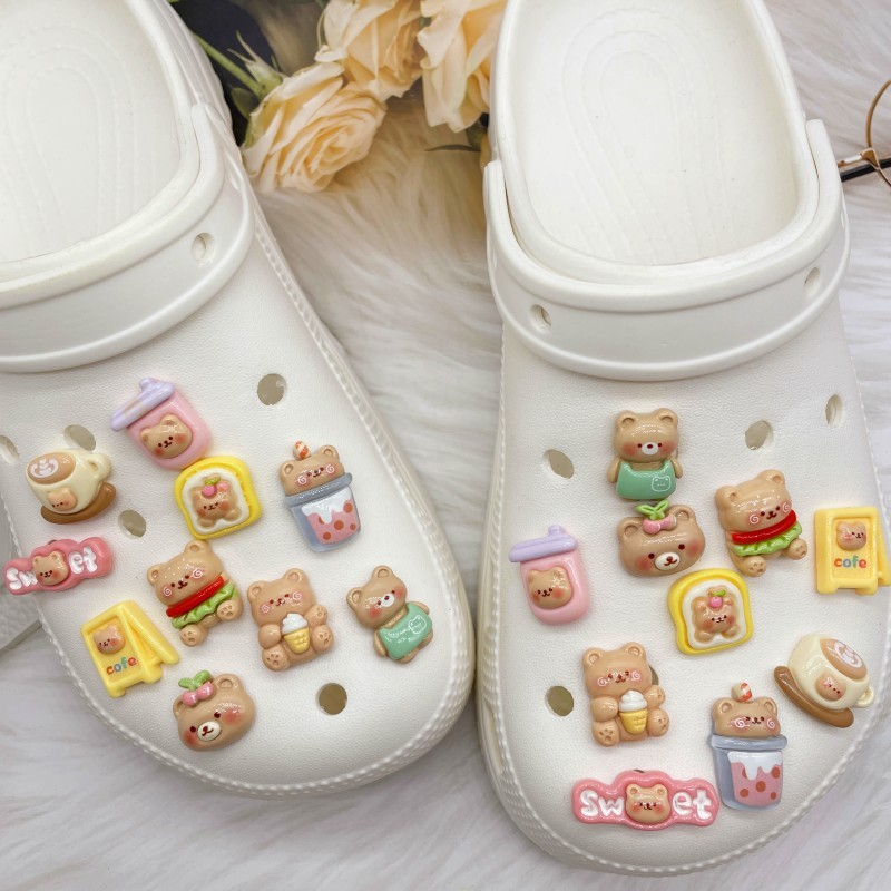 10 ชิ้น / เซต croc ที่มีเสน่ห์ การ์ตูนหมี เบอร์เกอร์ ชานม จิบซ์ ปุ่ม รองเท้า อุปกรณ์ตกแต่ง