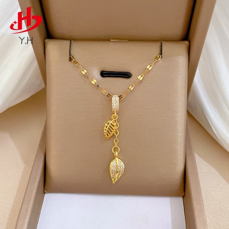 ⭐Y.H⭐ใบไม้สีทอง เพชร 18 K สร้อยคอสแตนเลส