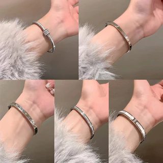 จากไทย 1วันถึง💕สร้อยข้อมือ ไทเทเนียมเหล็ก ประดับเพชร หรูหรา ระดับไฮเอนด์ ไม่จางหาย แฟชั่นเรียบง่าย สําหรับผู้หญิง