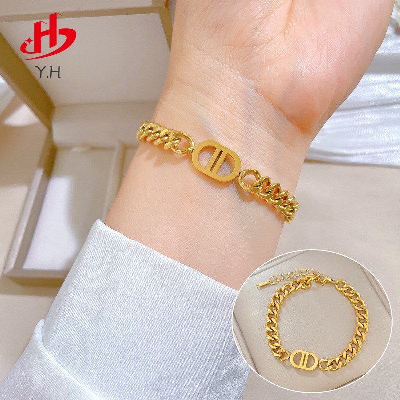 Y.H 316L ตัวอักษร D 18K สีทอง กำไลข้อมือสแตนเลส
