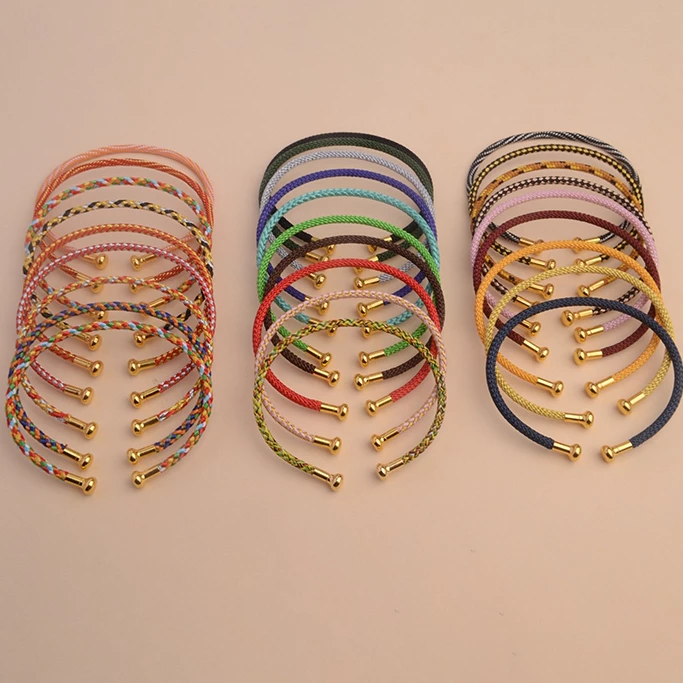 สร้อยข้อมือสายเชือกถักประดับลูกปัดสีทองสำหรับผู้หญิง