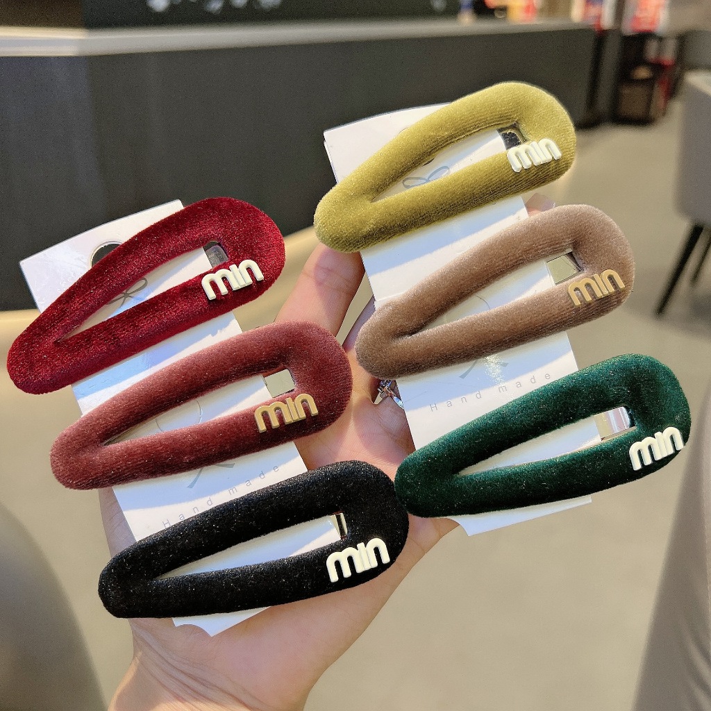 [Magpie] ใหม่ กิ๊บติดผม ผ้ากํามะหยี่ รูปหยดน้ํา  กิ๊บติดผม ตัวอักษร แนวเรโทร เรียบง่าย สําหรับผู้หญิง