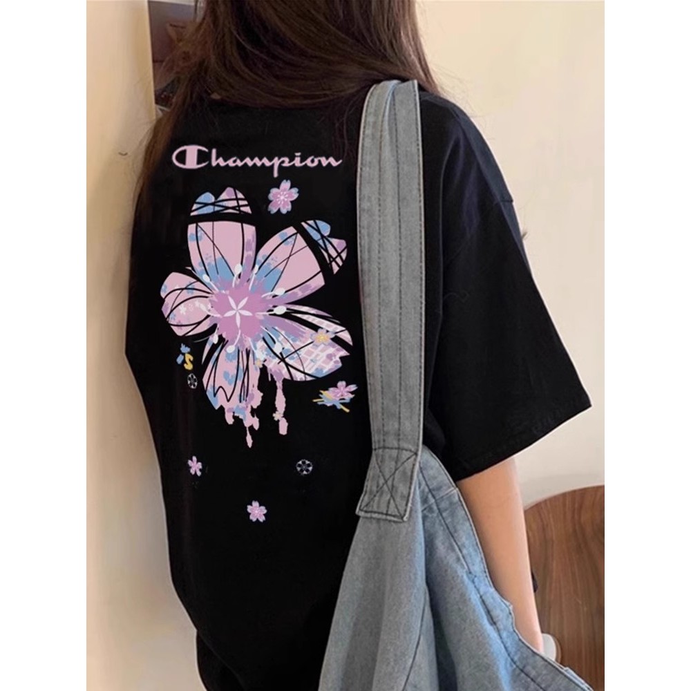 เสื้อยืดแขนสั้นลําลอง ผ้าฝ้ายแท้ ทรงหลวม พิมพ์ลาย Champion สีสันสดใส สไตล์ญี่ปุ่น สําหรับผู้ชาย และผู้หญิง