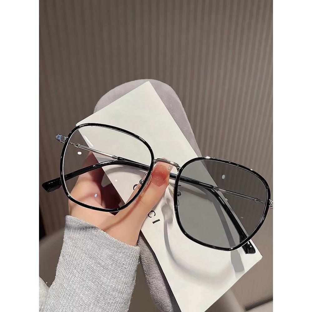 แว่นสายตาสั้น เลนส์ออโตเมติก ออกแดดเปลี่ยนสี UV400 แว่นกรองแสง ผญ เลนส์ออโต้ กรองแสงสีฟ้า Super Auto Blue Lens กันUV99%