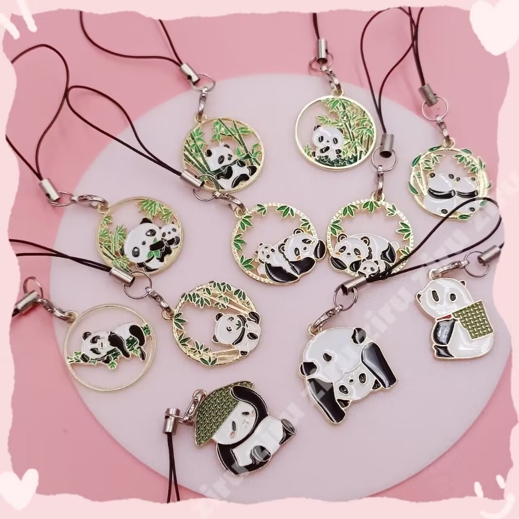 ใหม่ จี้แพนด้าจีน แพนด้าน่ารัก ไม้ไผ่ Iphone จี้แม่และเด็ก แพนด้า กระเป๋า เสน่ห์ อุปกรณ์ของขวัญสําหรับเด็ก