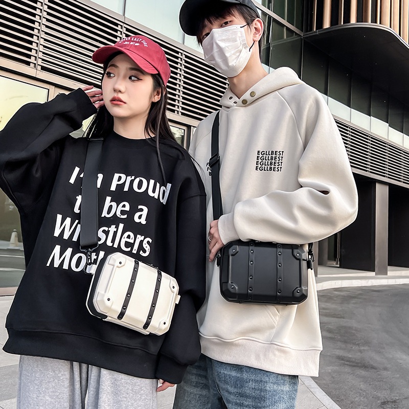 ใหม่ กระเป๋าสะพายไหล่ หนัง PU น้ําหนักเบา ใส่โทรศัพท์มือถือได้ แฟชั่นเรโทร สําหรับผู้ชาย