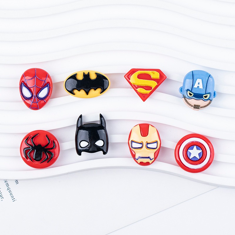 1pcs Marvel Superhero/Superman/กัปตันอเมริกา/Iron Man/Batman DIY Pins INS รองเท้า Accessorie ตกแต่งน่ารัก DIY อุปกรณ์เสริมรองเท้าหัวเข็มขัดรองเท้าตกแต่ง