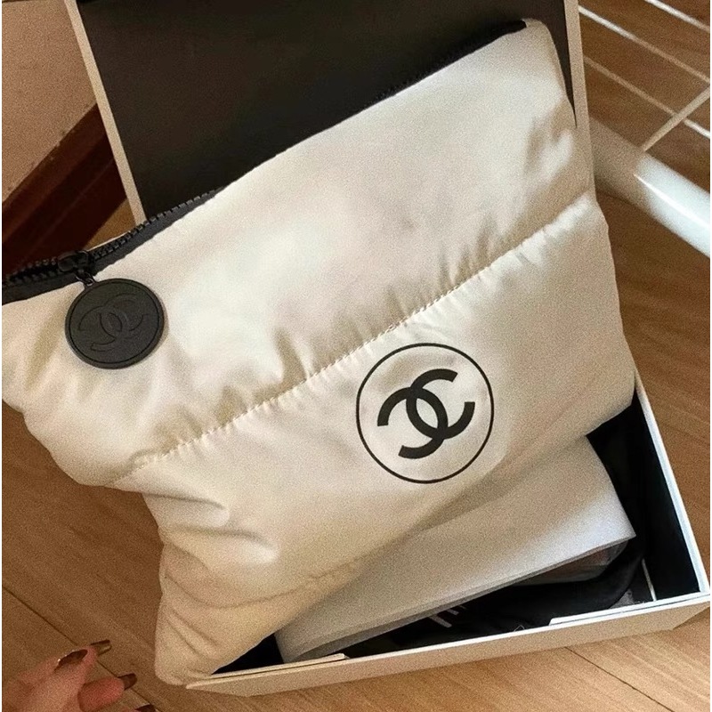 พร้อมส่ง ของแท้ CHANEL กระเป๋าเครื่องสําอาง ผ้าฝ้าย ทรงคลัทช์ แบบพกพา สําหรับเดินทาง
