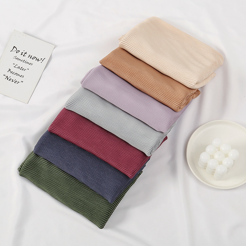 Laven Plain Square Satin Crinkle ผ้าพันคอผู้หญิงมุสลิม Tuudung Bandana ฮิญาบผ้าพันคอจีบผ้าคลุมไหล่ริ้วรอย
