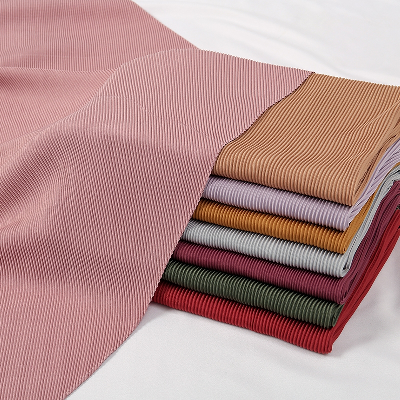 Laven Plain Square Satin Crinkle ผ้าพันคอผู้หญิงมุสลิม Tuudung Bandana ฮิญาบผ้าพันคอจีบผ้าคลุมไหล่ริ้วรอย