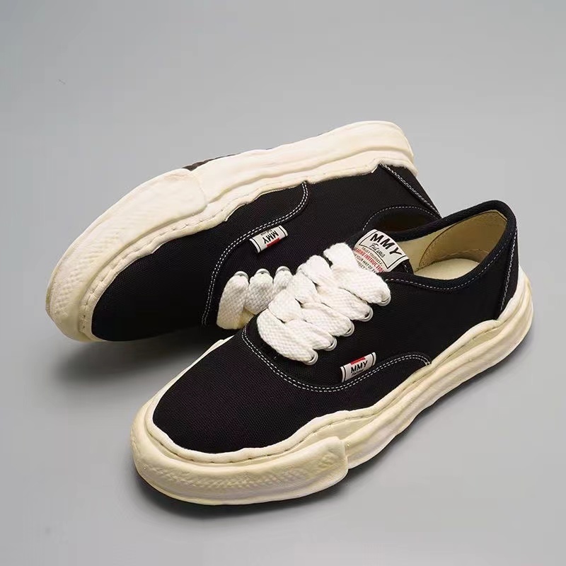 Mihara MMY รองเท้าผ้าใบลําลอง ส้นหนา สีพื้น สําหรับคู่รัก
