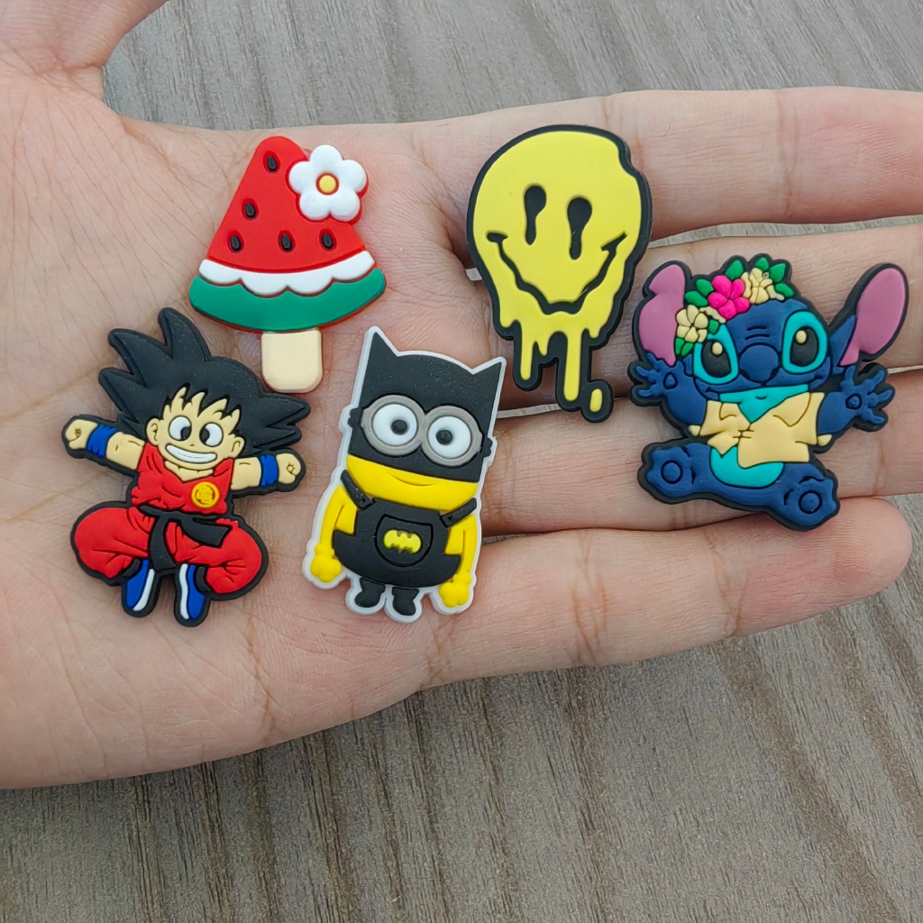 Jibbit Shoe Charms 49 สไตล์อุปกรณ์ตกแต่งการ์ตูน PVC พร้อมปุ่ม
