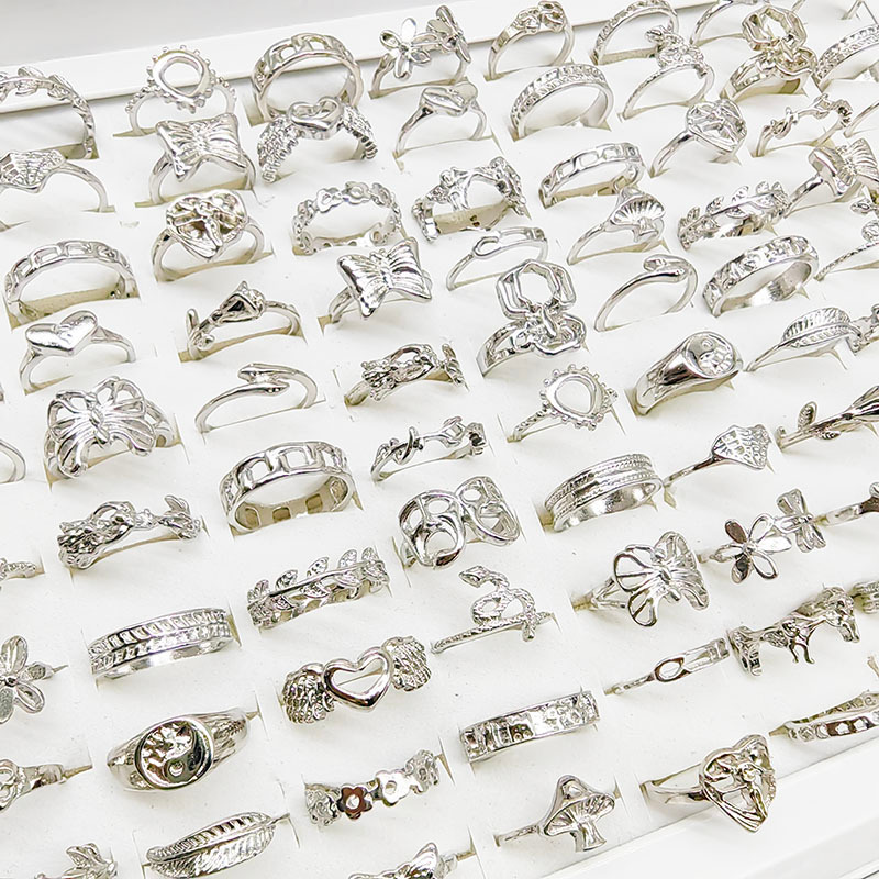 แหวนนิ้วมือ รูปแมงมุม กะโหลก ผีเสื้อ ใบไม้ ดอกไม้ หัวใจ เครื่องประดับ สไตล์วินเทจ คละแบบ สําหรับผู้หญิง 30 ชิ้น/ล็อต