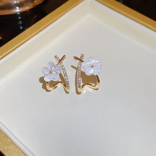 ดอกไม้หวานต่างหูผู้หญิงสีขาว Cross U รูปร่าง Studs Cubic Zirconia แฟชั่นเครื่องประดับของขวัญ