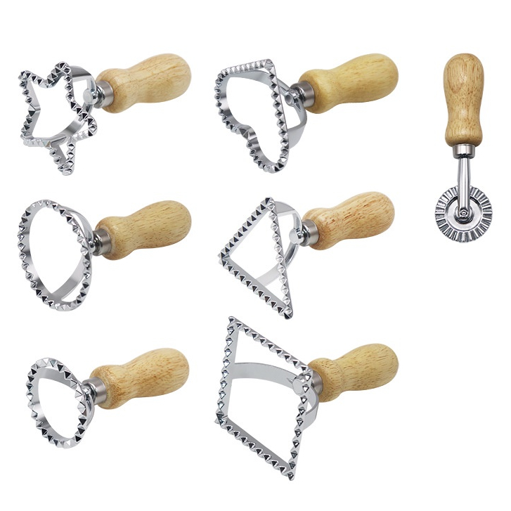 Ravioli เครื่องตัดแสตมป์ พร้อมล้อลูกกลิ้ง ด้ามจับไม้ และขอบร่อง สําหรับ Ravioli Pasta เกี๊ยว ลาซานญ่