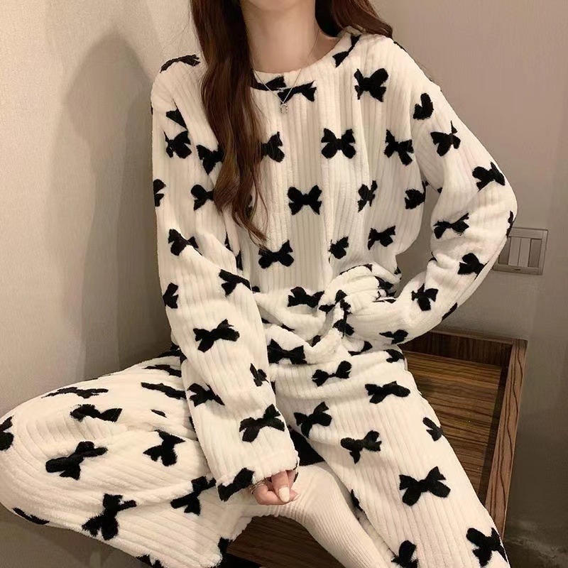 ชุดนอนกันหนาว ใส่ช่วงฤดูหนาว ห้องแอร์ เนื้อผ้านิ่มมาก ๆ ใส่สบาย โบว์ ชุดนอน ชุดนอนฤดูหนาว