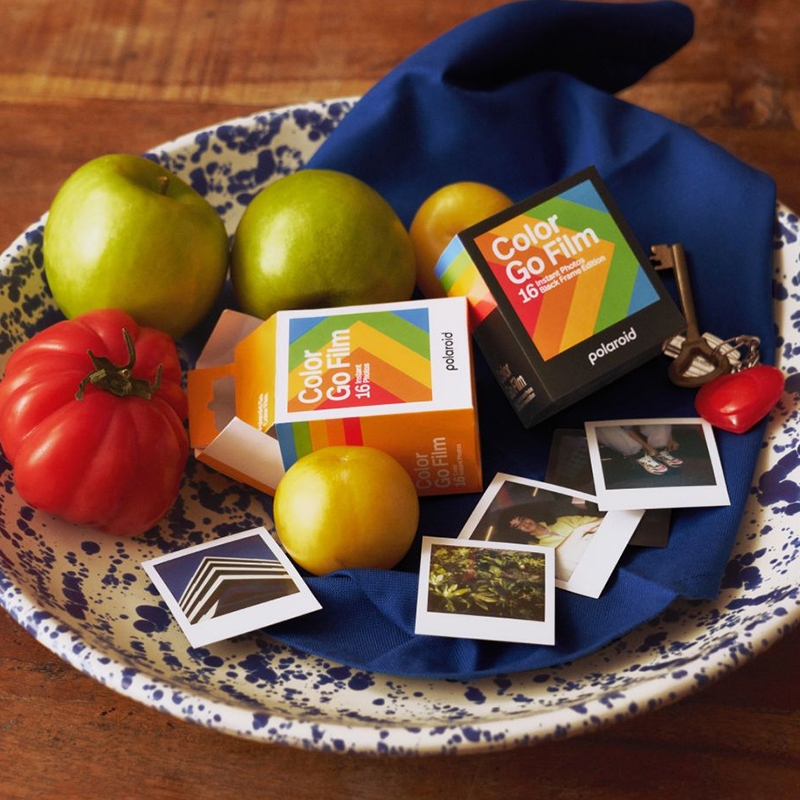ฟิล์มโพลารอยด์ Go Color Film - กรอบสีดํา (16 รูป) - เข้ากันได้กับกล้องโพลารอยด์โกเท่านั้น