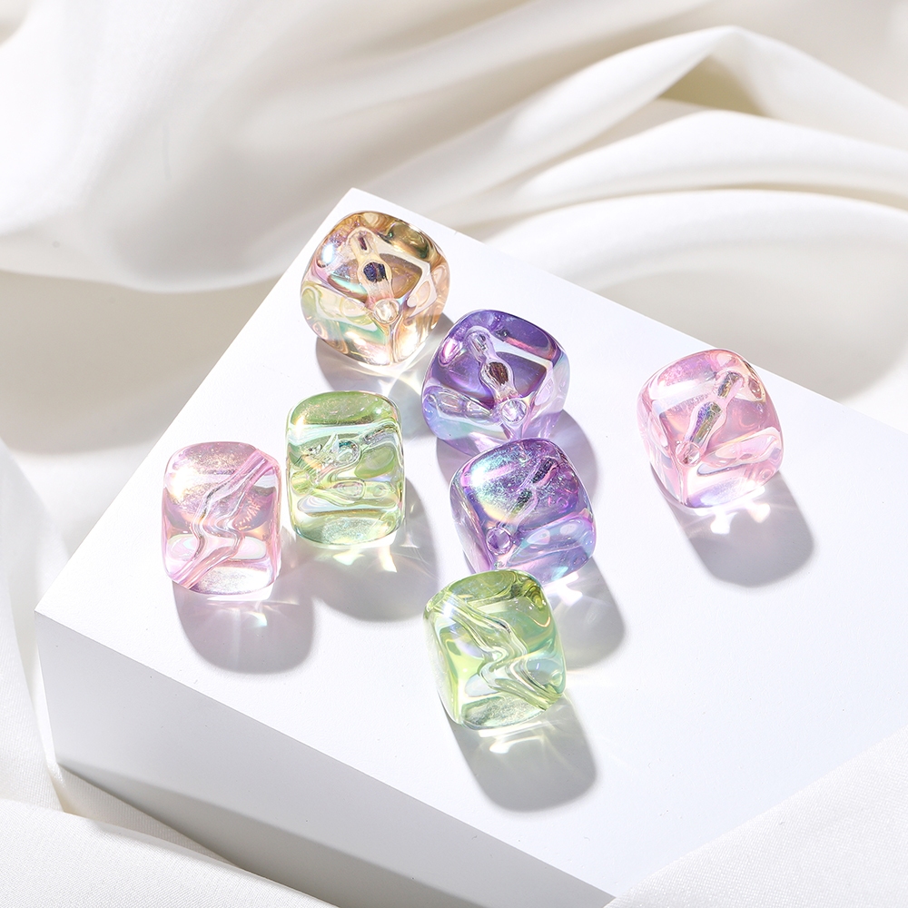 ST.KUNKKA 4 ชิ้น 15 มม.อะคริลิคใสลูกปัดสแควร์ที่มีสีสัน AB สีเนื้อ เคลือบด้วยไฟฟ้ายูวี โปร่งใสลูกปัดสำหรับ DIY สร้อยข้อมือลูกปัดสร้อยคอ