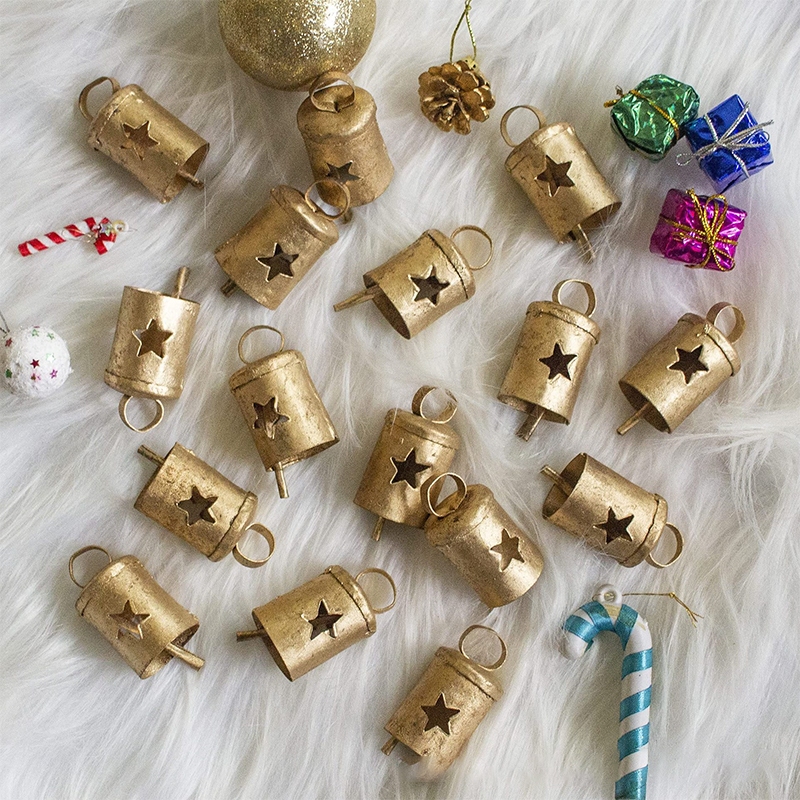 คริสต์มาสหลากหลายชุดผสม Cowbells งานฝีมือโลหะลมตีระฆังสมัยเก่า Pop-Up