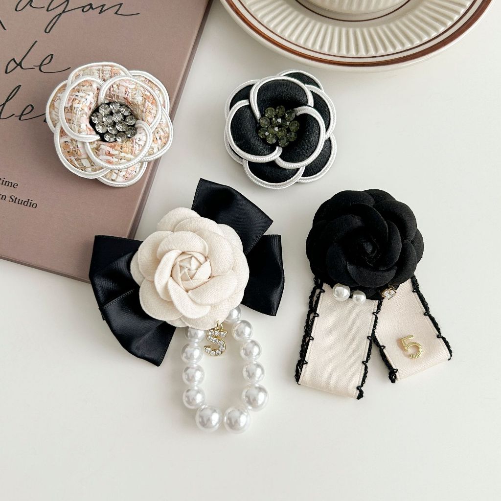 Retro Camellia ดอกไม้ Bowknot เข็มกลัด High-end Rhinestones 5 คําไข่มุกโซ่เข็มกลัดอุปกรณ์เสริม