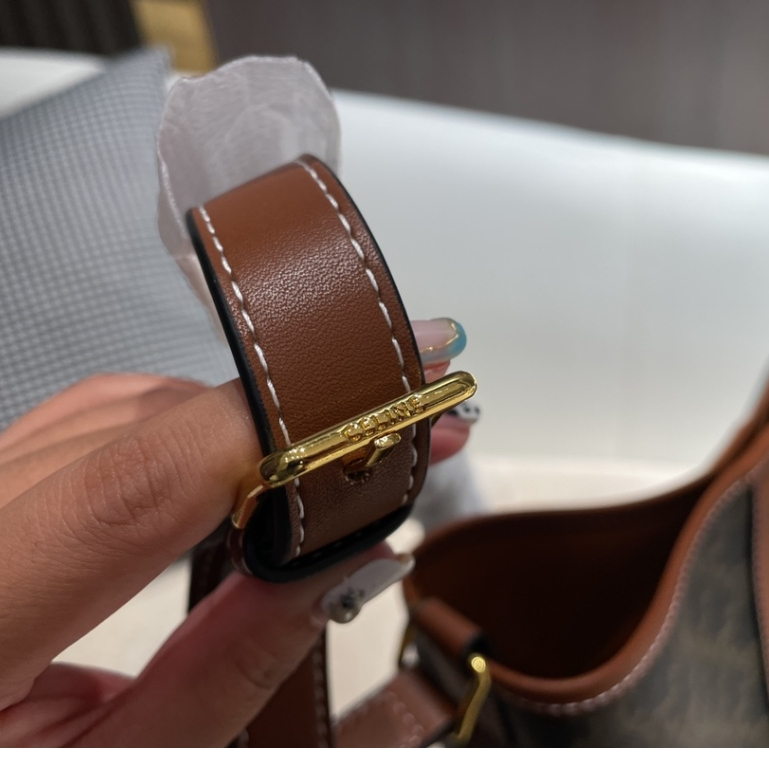 ไม่มีกล่อง - CE 2022 ใหม่ LISA SAME BUCKET BAG